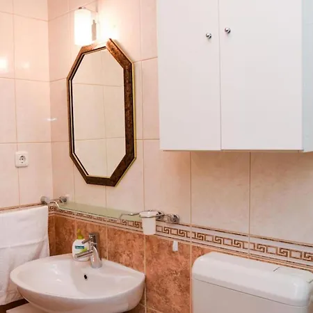 Spacious And Tranquil With Shared Pool - Two Bedroom With Shared Pool Daire Hvar Town