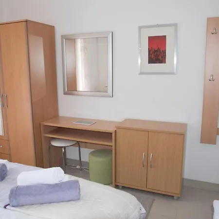 Daire Spacious And Tranquil With Shared Pool - Two Bedroom With Shared Pool