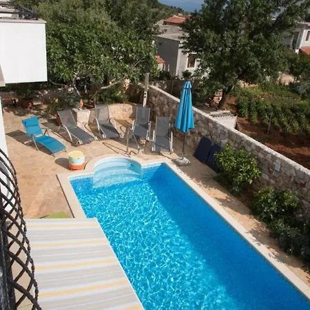 Daire Spacious And Tranquil With Shared Pool - Two Bedroom With Shared Pool *