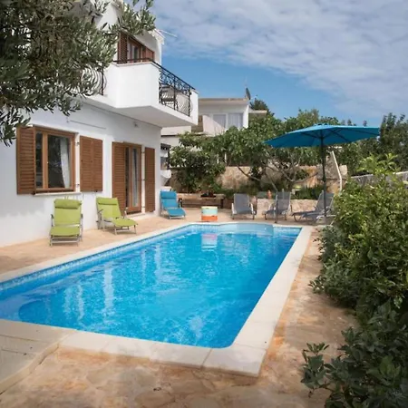 Spacious And Tranquil With Shared Pool - Two Bedroom With Shared Pool Daire Hvar Town